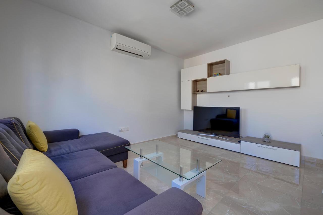 Modern 2Br Apartment In Central St Julian'S Saint Julian's Bagian luar foto